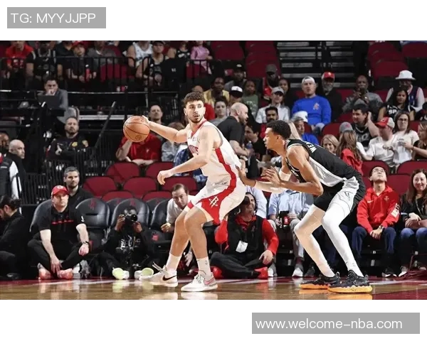 桑托斯盛赞波津在防守和进攻两端的全能表现与关键作用 桑托斯盛赞波津在防守和进攻两端的全能表现与关键作用